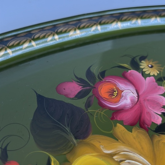 Vintage Hand Painted Flowers Black Enameled Metal Tray - Picture 4 of 7